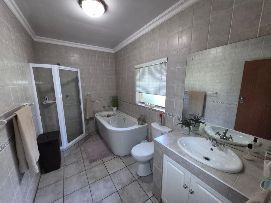 4 Bedroom Property for Sale in Royldene Northern Cape